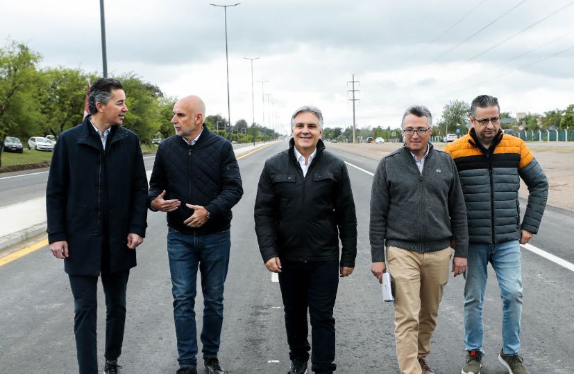 Llaryora habilitó el segundo tramo de la duplicación de la avenida Padre Luchesse