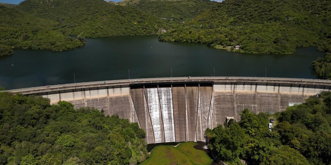 Histórico: abren una válvula del dique La Quebrada