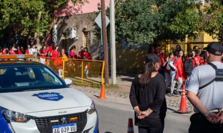 Cordón sanitario de la Guardia Urbana para trasladar a una menor al Rawson
