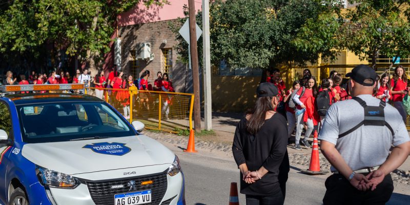Cordón sanitario de la Guardia Urbana para trasladar a una menor al Rawson