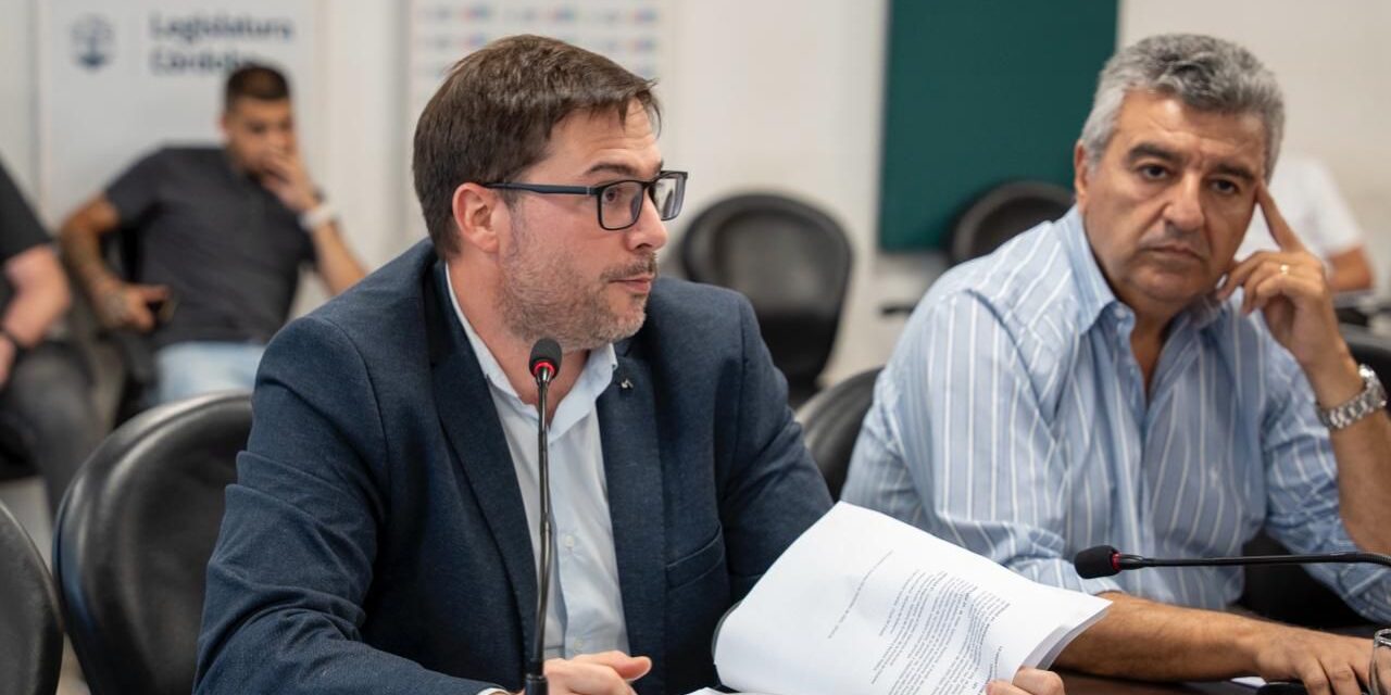 Agost Carreño impulsa un proyecto para evitar estafas en viviendas “en pozo”