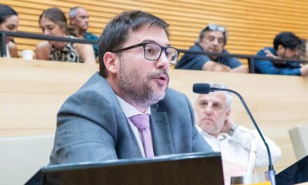 Agost Carreño presentó un proyecto para regular a naranjitas y limpiavidrios