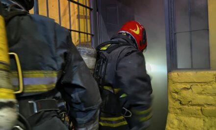 Voraz incendio arrasó una casa y afectó a otra en Alberdi
