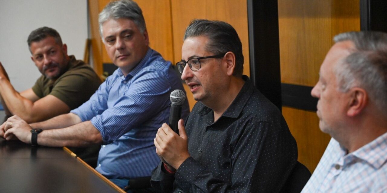 Cooperativas ejecutarán pavimento en el interior