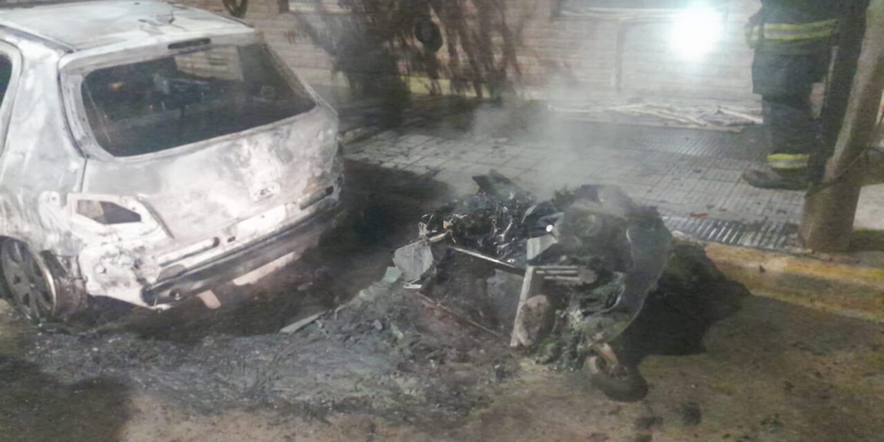 Investigan incendios intencionales en contenedores de basura