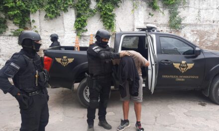 Cerraron un punto de venta y detuvieron a dos hombres en Punilla