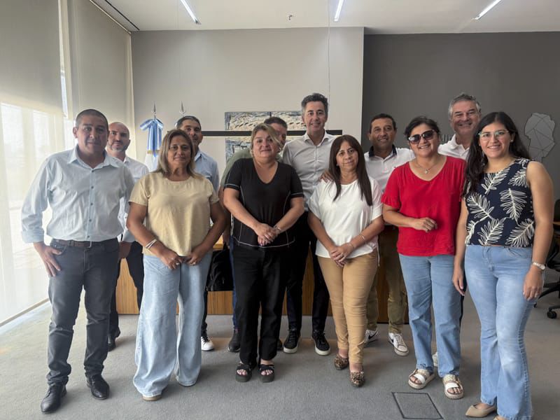 Calvo se reunió con jefes comunales de Río Seco