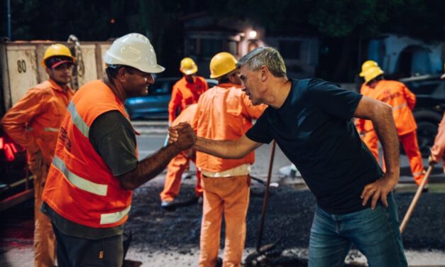 Passerini supervisó obras de bacheo en la “subida del Cerro”