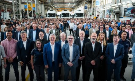 “Sin igualdad no podemos defender el trabajo”, dijo Llaryora