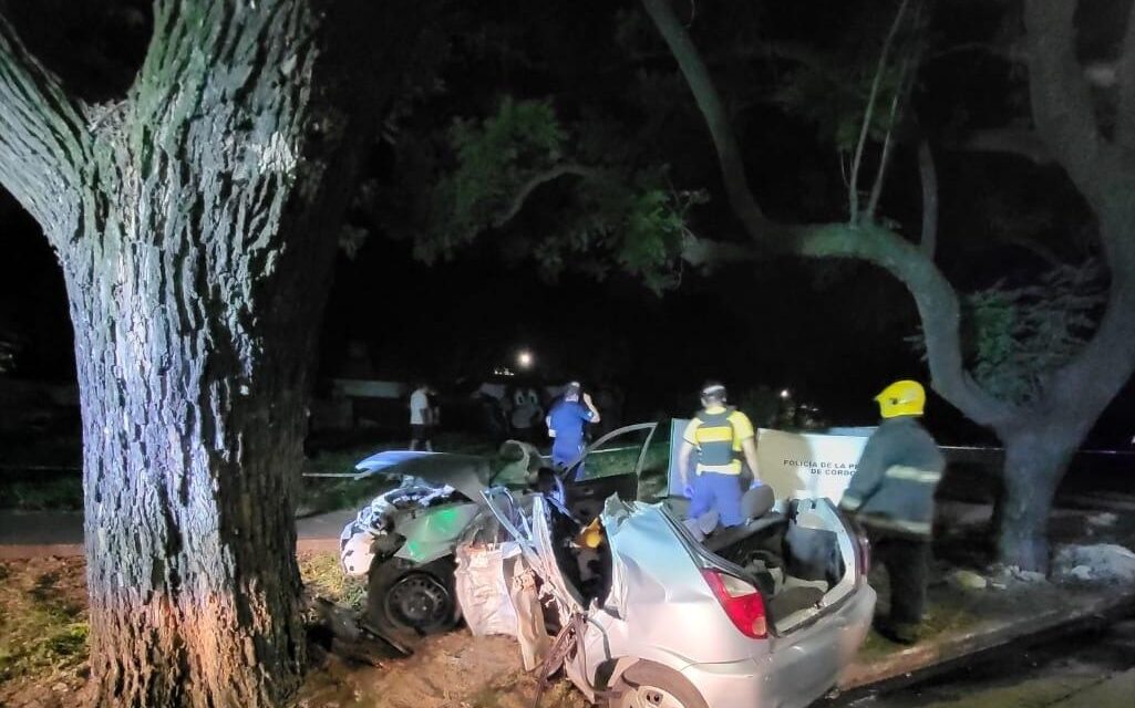 Madrugada trágica en Pueyrredón: siete en un auto, dos muertos