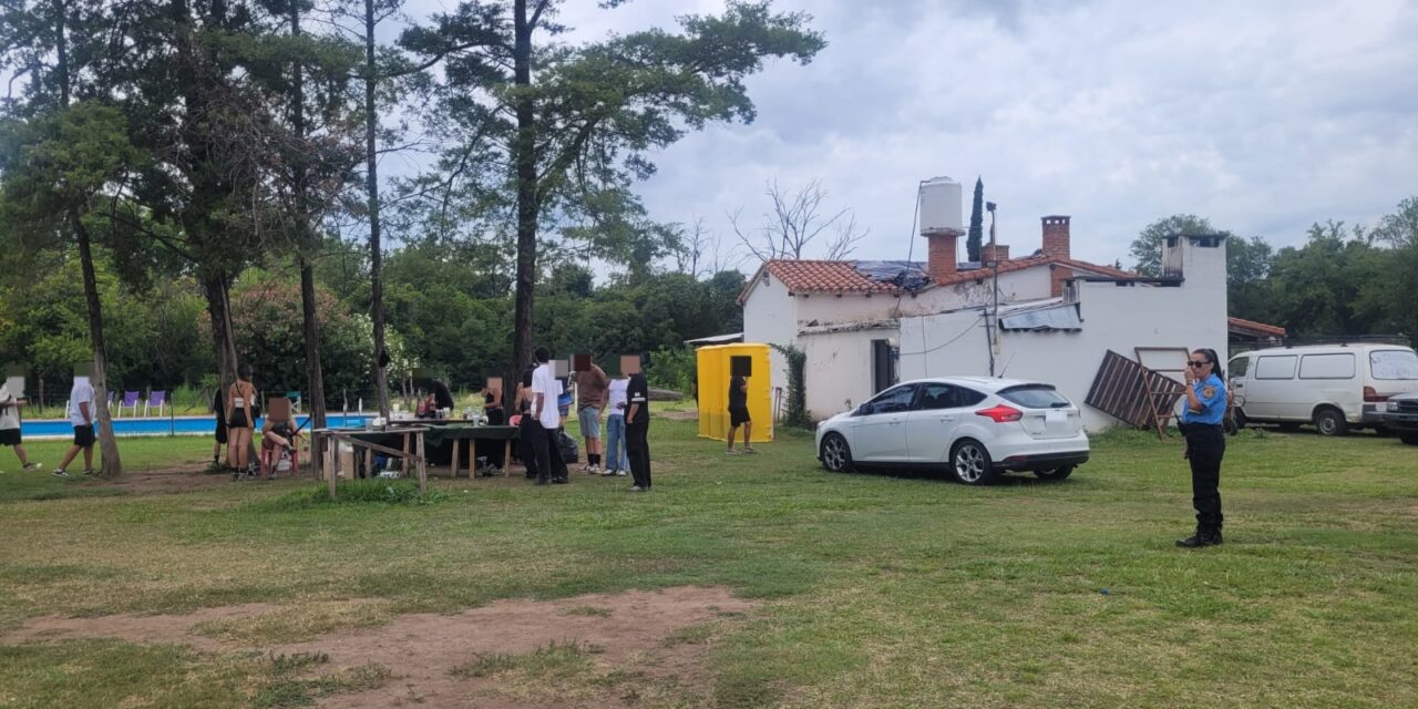 Clausuraron dos fiestas clandestinas en Alta Gracia con más de 300 asistentes