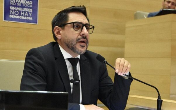 Chamorro defendió ley para reforzar loteos y viviendas