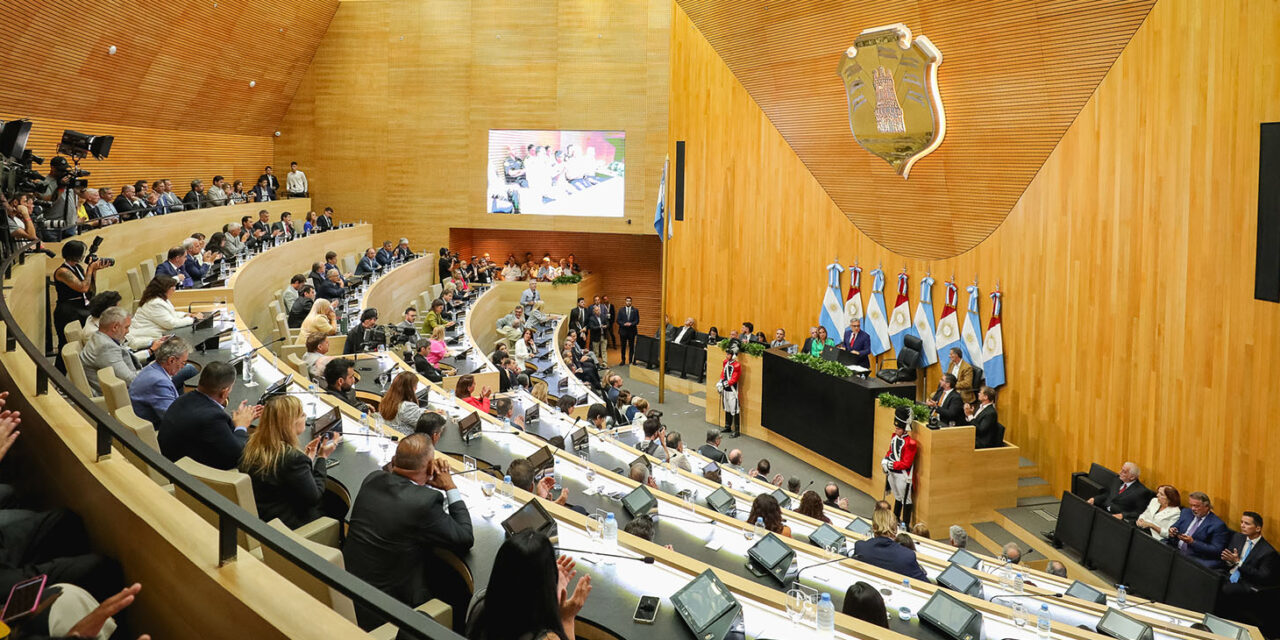 Tres legisladores buscan derogar la ley de paridad electoral