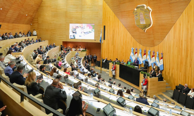 Tres legisladores buscan derogar la ley de paridad electoral