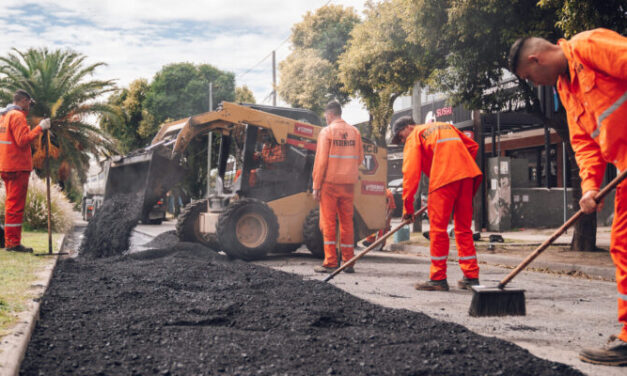 Siguen las obras viales: bacheo en Marqués de Sobremonte