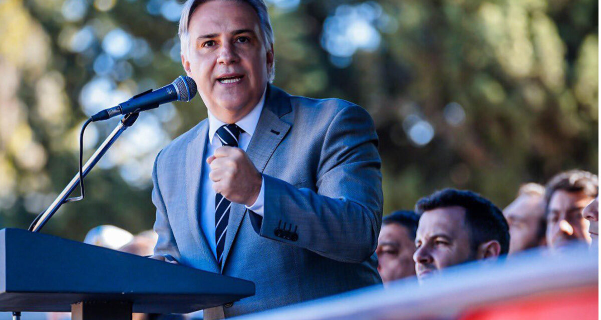 Llaryora dispuso tres días de duelo por el policía asesinado en Villa Belgrano