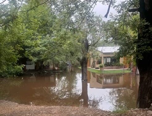 Vecinos de Villa Belgrano preocupados por la crecida del Suquía