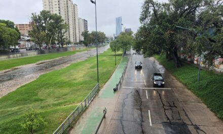 Corte total en Costanera por la crecida del Suquía