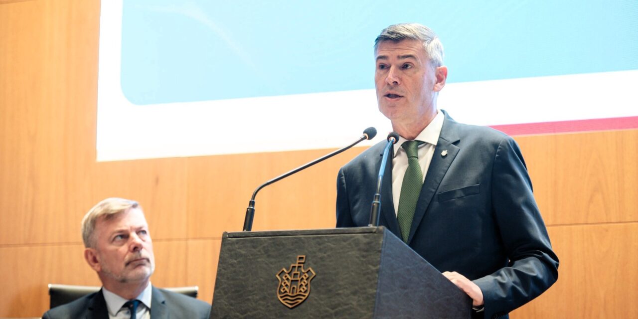 Passerini abrió sesiones con foco en déficit cero y más obras