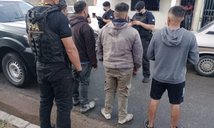 Patrullajes antidrogas en 13 barrios: secuestraron cocaína, marihuana y un auto