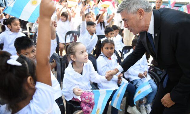 Passerini inició el ciclo lectivo municipal y anunció más tecnología en las aulas