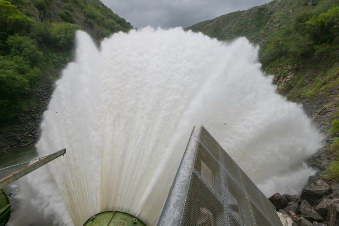Volvió la “cola de la novia”: abrieron una válvula del dique San Roque y cortaron tramos de Costanera