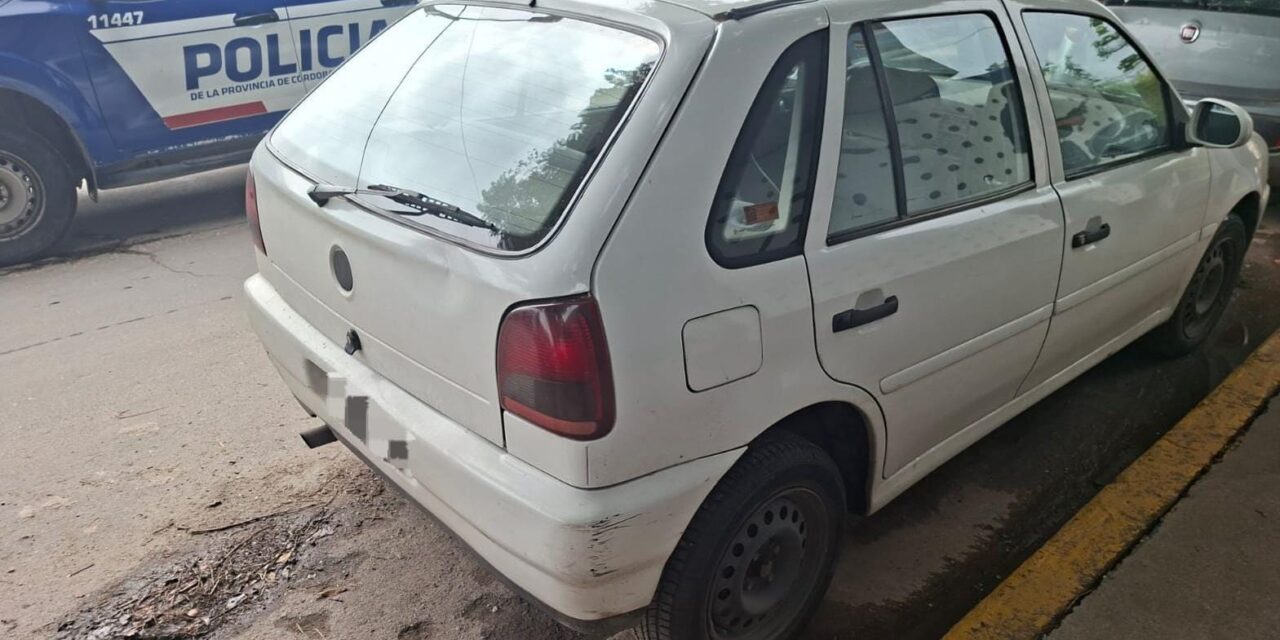 Detienen a tres personas y recuperan auto robado