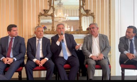 Nueva York: Llaryora llamó a invertir en Argentina