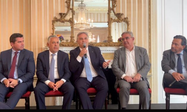 Nueva York: Llaryora llamó a invertir en Argentina