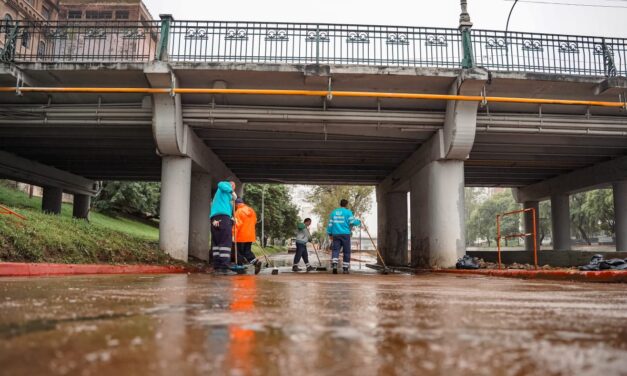 Habilitan Costanera tras limpieza por crecida del Suquía