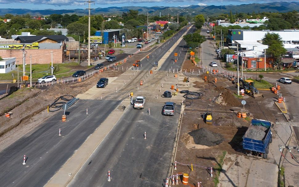 Recta final para la doble calzada de la Padre Luchesse: ya tiene 92% de avance