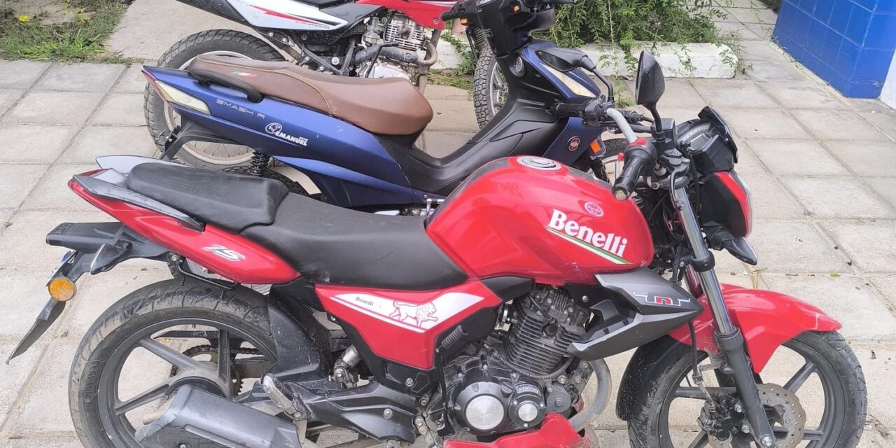 Escapó de la Policía y cayó con motos robadas