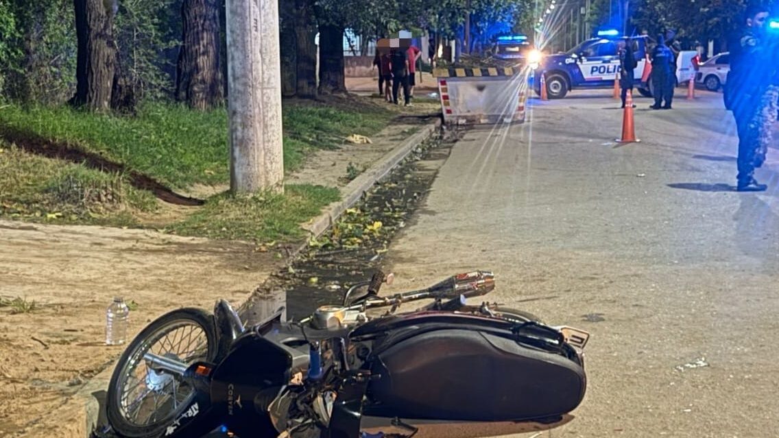 Murió un motociclista en barrio Las Flores II