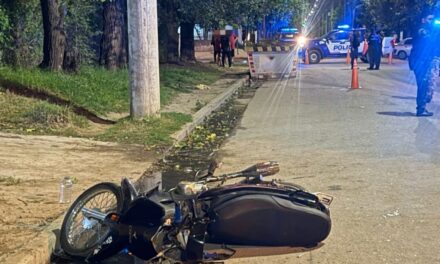 Murió un motociclista en barrio Las Flores II