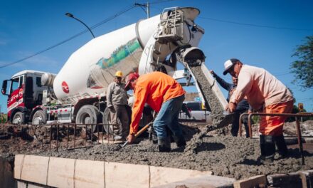 Arrancan obras de bacheo en Vélez Mariconde y Costanera Sur