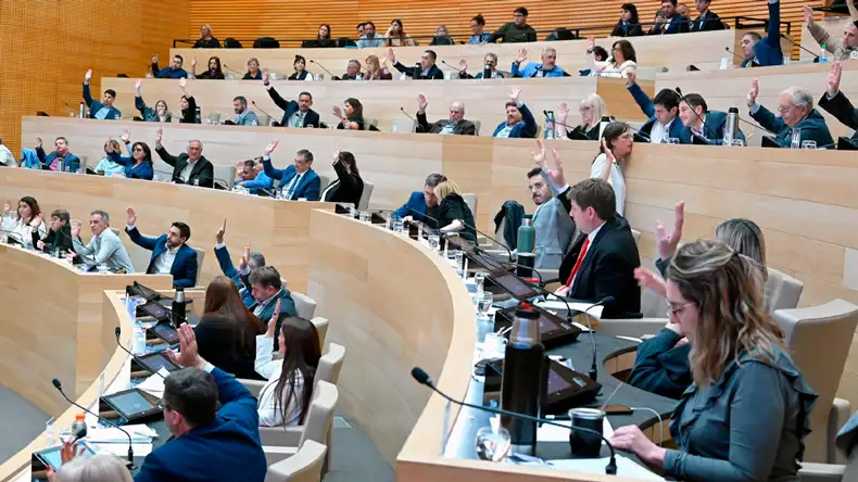 La UCR propone suba salarial y más policías en la calle