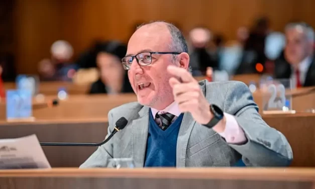 Piguillem cruzó a Passerini tras la apertura de sesiones