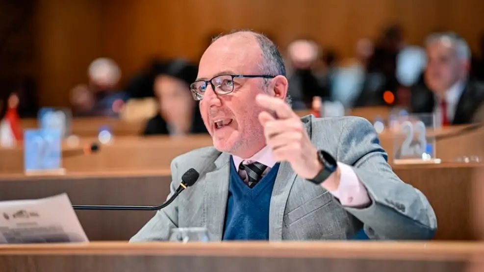 Piguillem cruzó a Passerini tras la apertura de sesiones