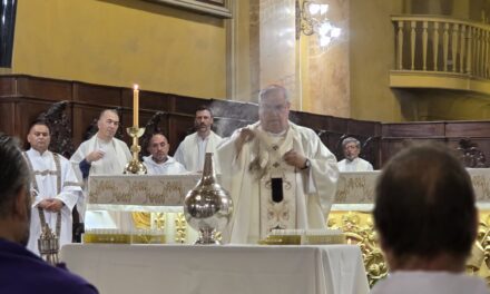 Rossi llamó a escuchar a Dios y al pueblo