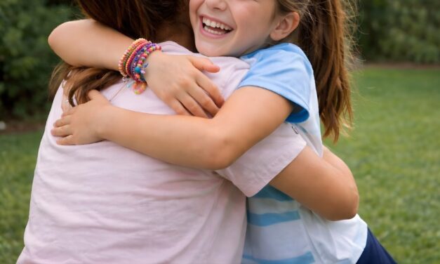 Buscan familia para Maia, una niña de 11 años que espera ser adoptada