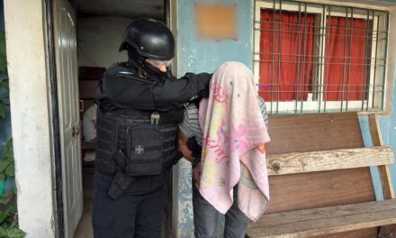 Cayó mujer con pedido de captura y droga en barrio El Quebracho