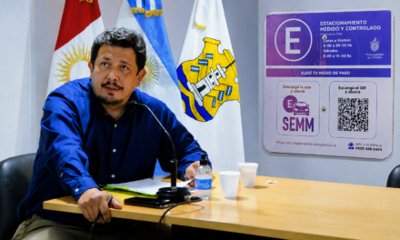 Vázquez confirmó una mesa de diálogo por el estacionamiento medido