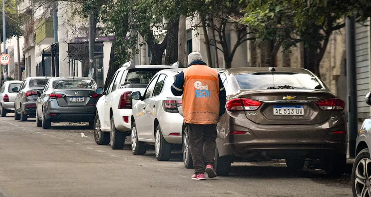 Ya hay despacho para regular el estacionamiento y los “naranjitas”