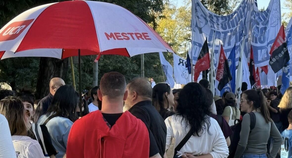 El radicalismo se movilizó en Córdoba en defensa de la universidad pública
