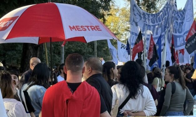 El radicalismo se movilizó en Córdoba en defensa de la universidad pública
