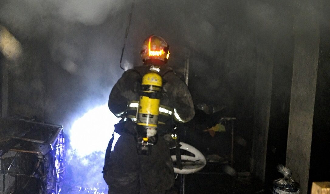 Incendio en un local de barrio Autódromo: un joven herido