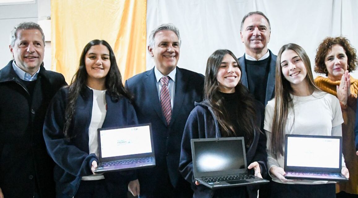 Llaryora defendió la universidad pública y cuestionó el ajuste