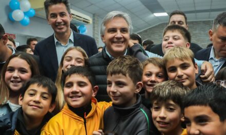 Llaryora cerró su gira por San Justo con anuncios de obras y viviendas
