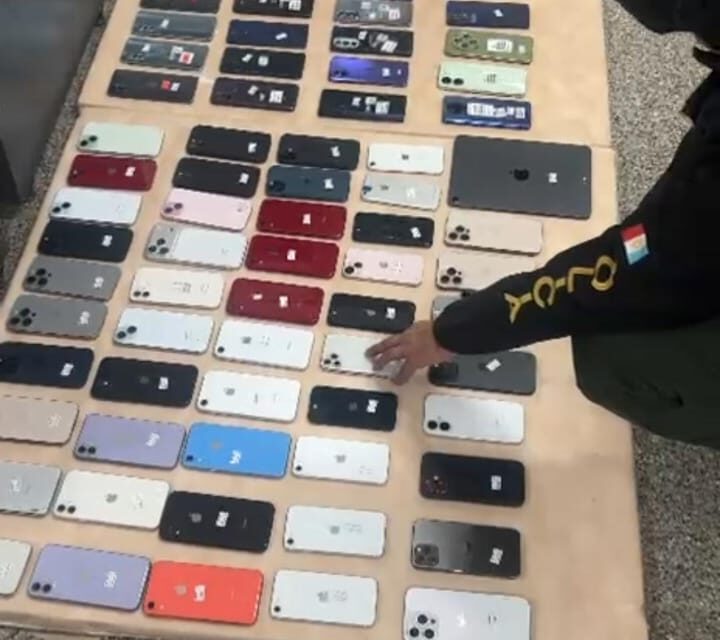 Secuestran más de 80 celulares ocultos en un departamento céntrico