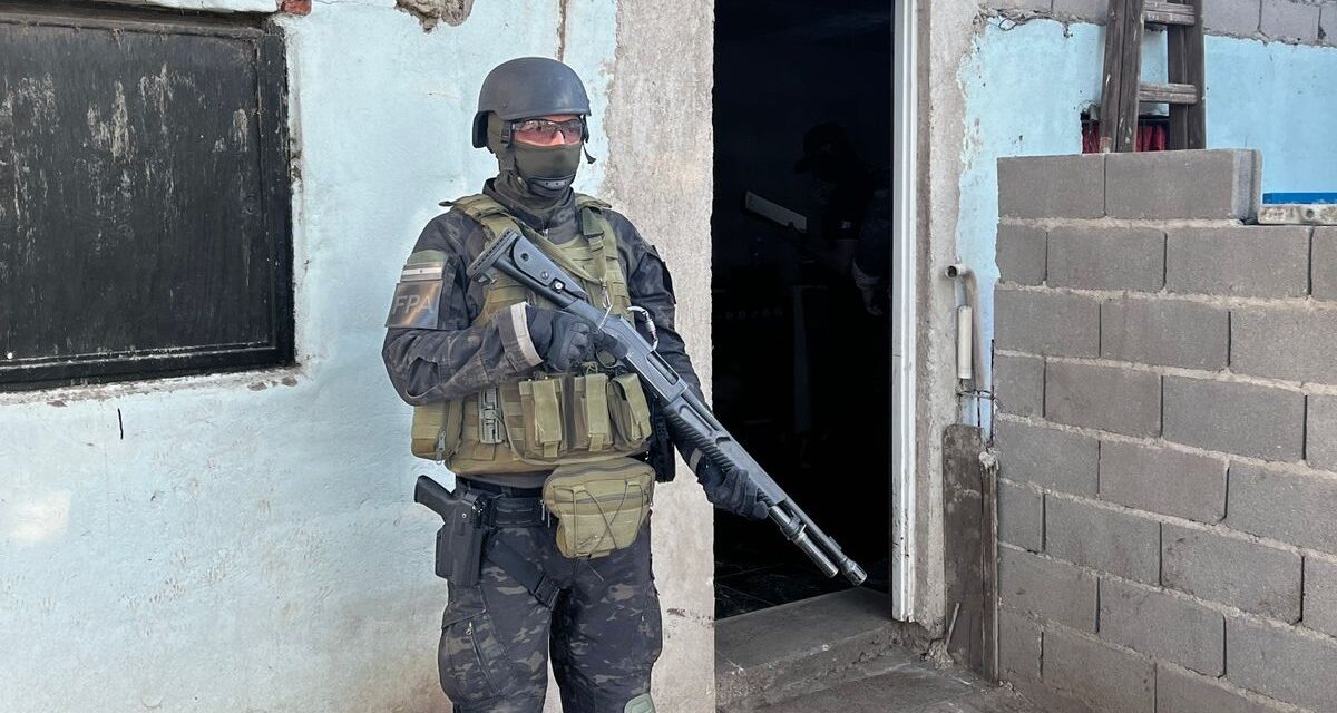 Cuatro detenidos y un búnker narco desbaratado en barrio Costa Canal